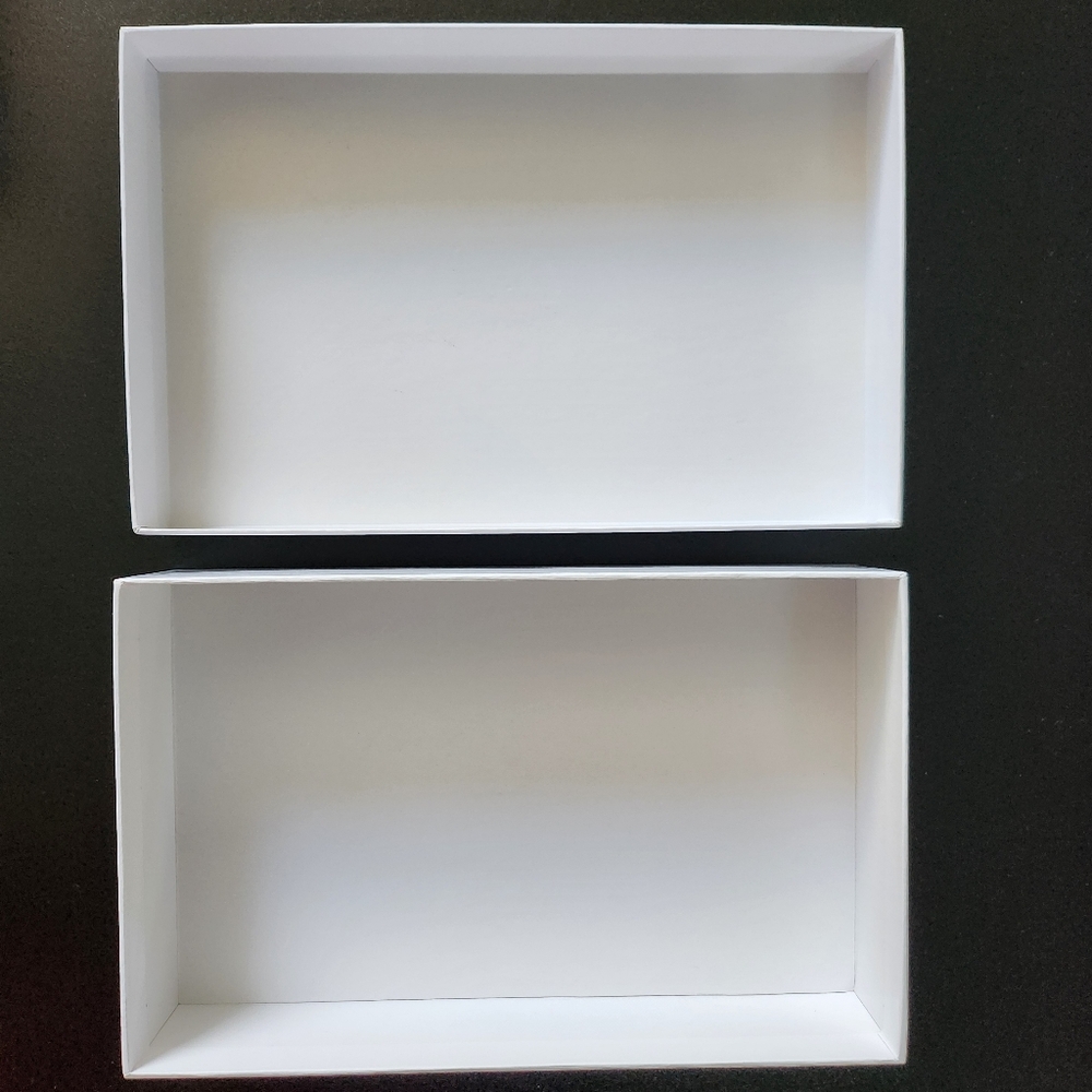 Dooney L White Wallet Box - Picture 7 of 10
